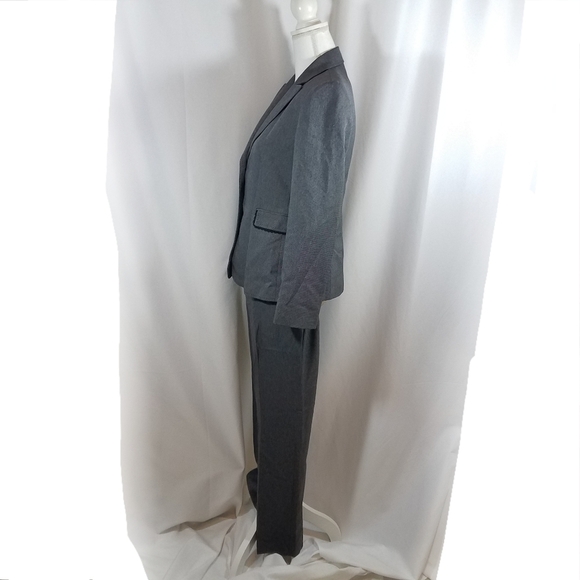 Tahari Gray Pant Suit 6P - Picture 3 of 16